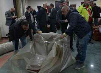 Adana Seyhan Belediyesi’ne İcra Şoku: Eşyalara El Konuldu adana-seyhan-belediyesine-icra-oku-eyalara-el-konuldu