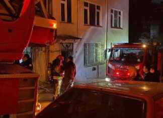 Kocaeli Çatı Katında Korkutan Yangın: 2 Kişi Hastaneye Kaldırıldı! – Haber 2021 kocaeli-at-katnda-korkutan-yangn-2-kii-hastaneye-kaldrld-haber-2021