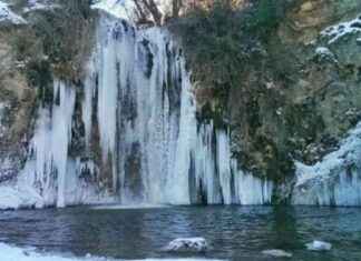 Sırakayalar Şelalesi: Büyüleyici Buz Sarkıtları ve Doğal Güzellik srakayalar-elalesi-byleyici-buz-sarktlar-ve-doal-gzellik
