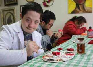 Down Sendromlu Çocuklar El Ürünleri Üreterek Kazanıyor down-sendromlu-ocuklar-el-rnleri-reterek-kazanyor