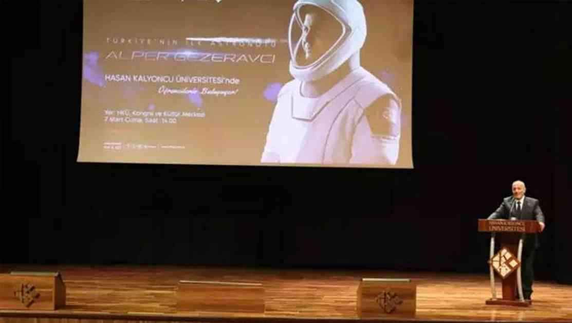 Alper Gezeravcı, Hasan Kalyoncu Üniversitesi Öğrencileriyle Sohbet Etti alper-gezeravc-hasan-kalyoncu-niversitesi-rencileriyle-sohbet-etti