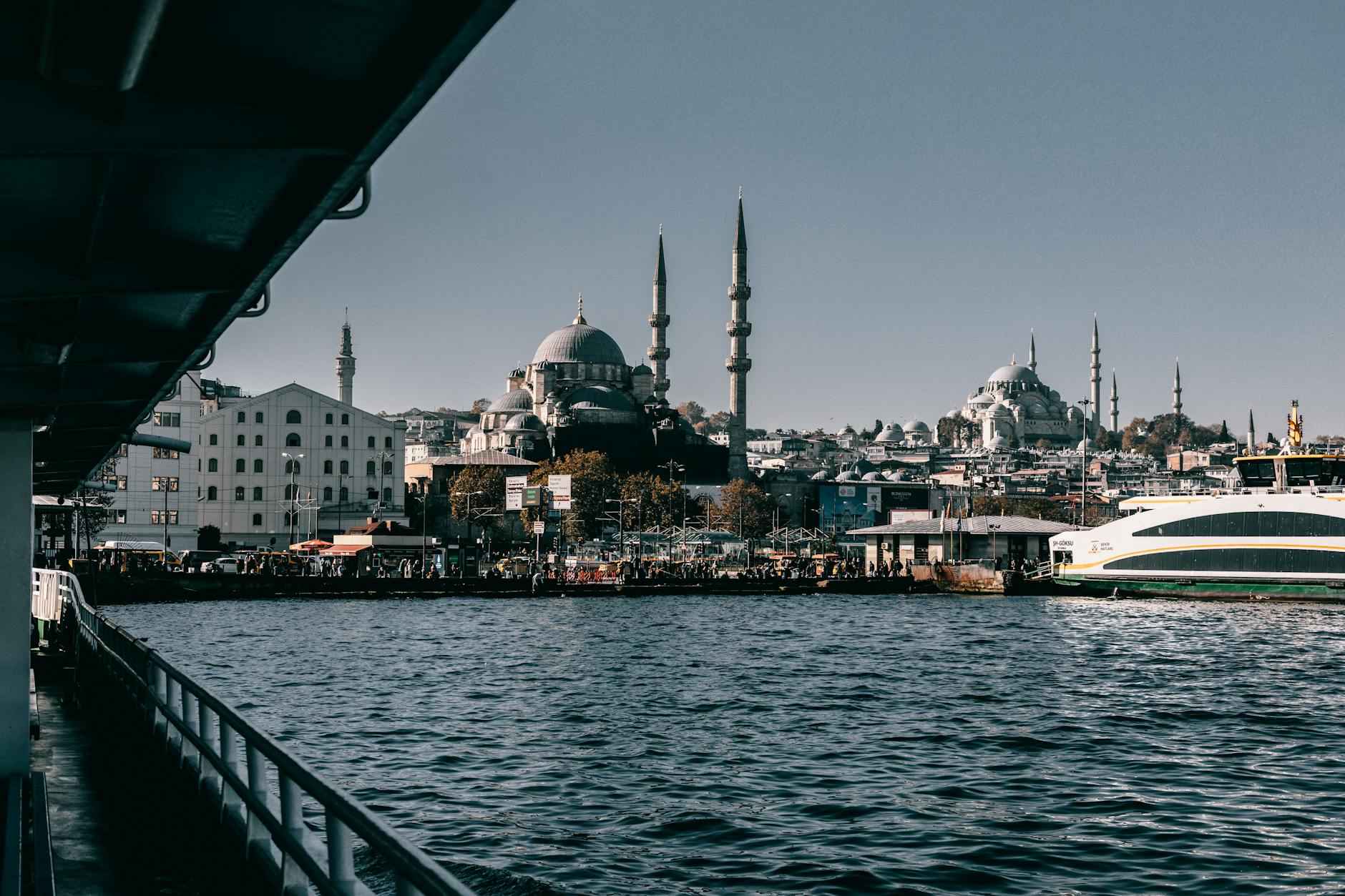 İstanbul Edirne Arası Kaç Km Arabayla, Otobüsle, Uçakla Yol Süresi Ve Güzergah Seçenekleri İstanbul Edirne Arası Kaç Km Arabayla, Otobüsle, Uçakla Yol Süresi Ve Güzergah Seçenekleri