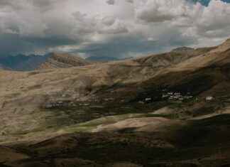 İzmir Afyon Arası Kaç Km Arabayla, Otobüsle, Uçakla Yol Süresi Ve Güzergah Seçenekleri İzmir Afyon Arası Kaç Km Arabayla, Otobüsle, Uçakla Yol Süresi Ve Güzergah Seçenekleri