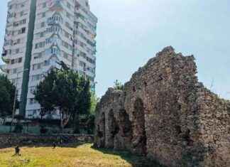 Roma Hamamı Otoparka Dönüştürüldü: Tarihi Yapıya İhanet roma-hamam-otoparka-dntrld-tarihi-yapya-ihanet