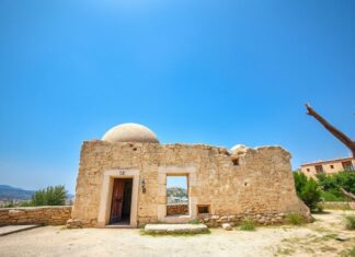 Kıbrıs’ın Gizemli Tarihi: Geçmişe Dönüş Yolculuğu Cyprus' Mysterious History: A Journey Back in Time
